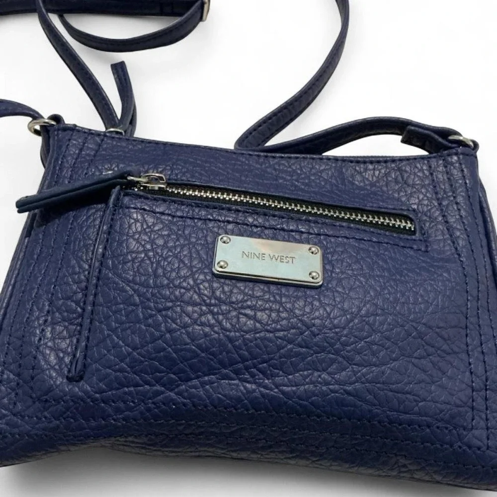 Nine West Crossbody Bag‎ Womens Small Navy Blue Excellent Pebbled Faux Leather